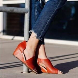 Journee Collection - Women's Aretha Wedge